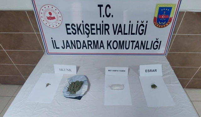 Jandarma Ekiplerinden Zehir Tacirlerine Operasyon