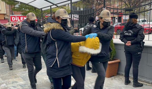 8 İlde Eş Zamanlı Terör Operasyonu: 21 Gözaltı