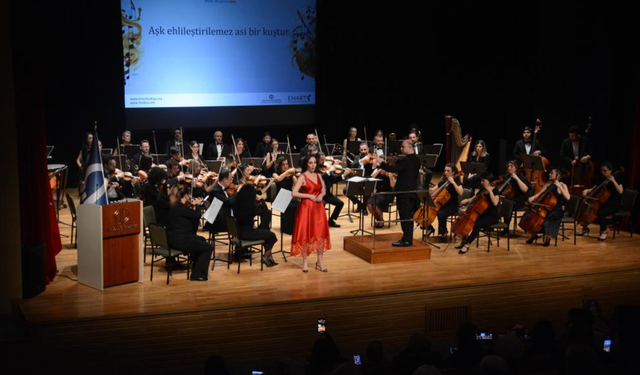 Anadolu Üniversitesi "Carmen Konseri"ne Ev Sahipliği Yaptı