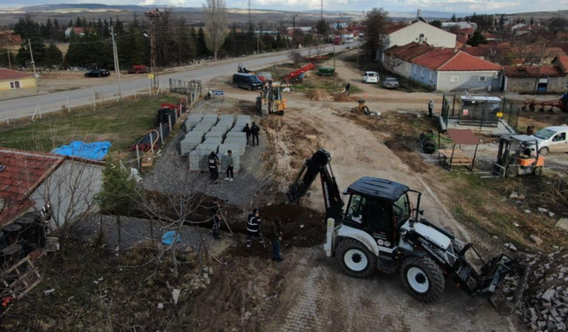 O İlçede Parke Çalışmaları Sürüyor