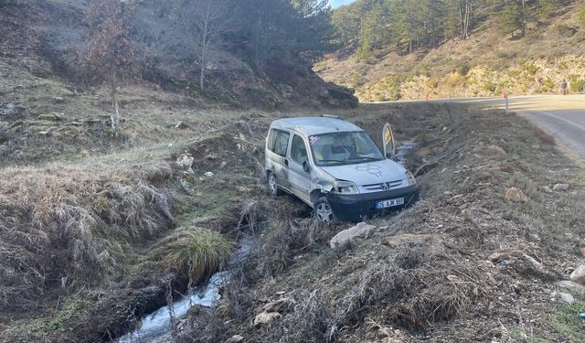 Direksiyon Hakimiyetini Kaybetti: Şarampole Uçtu!