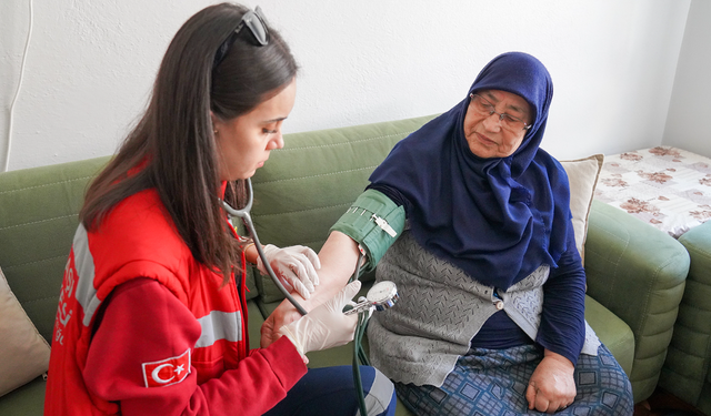 TEBEV Yaşlıların Yüzünü Güldürmeye Devam Ediyor