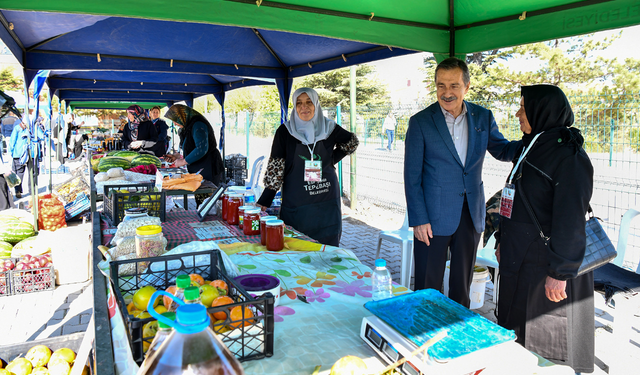 Tepebaşı Belediyesi'nden Üreticilere Tam Destek