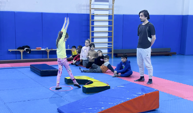 Yunus Emre Spor Tesisleri’nde Kurslar Devam Ediyor