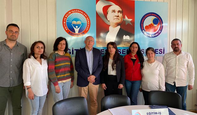 Çakırözer'den Öğretmenlere Destek