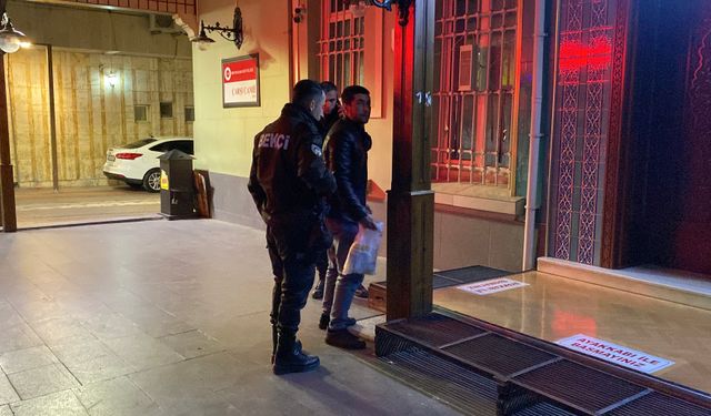 Yatsı Namazı Sonrası Uyuyakaldı: Camide Mahsur Kaldı!