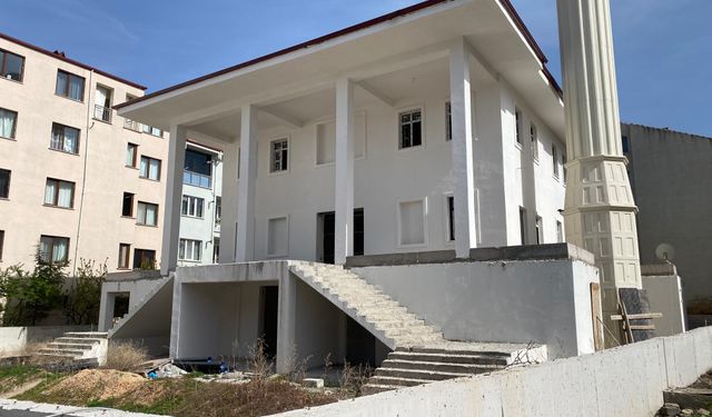 10 Yıldır Tamamlanamayan Cami Tepki Çekiyor