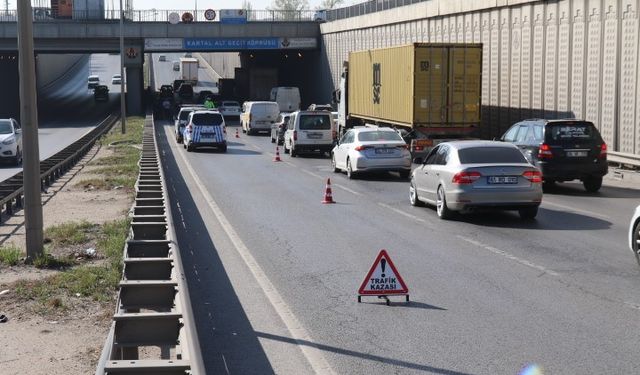 Polisi Görünce Köprüden Yola Atladı