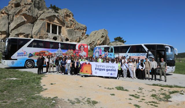 Üniversite Öğrencileri Turizm Haftasında Frig Vadisini Gezdi