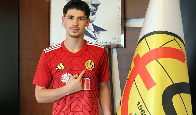 Altyapıda Yetişmişti, Yeniden Yuvada: 21 Yaşındaki Oyuncu Eskişehirspor’da!