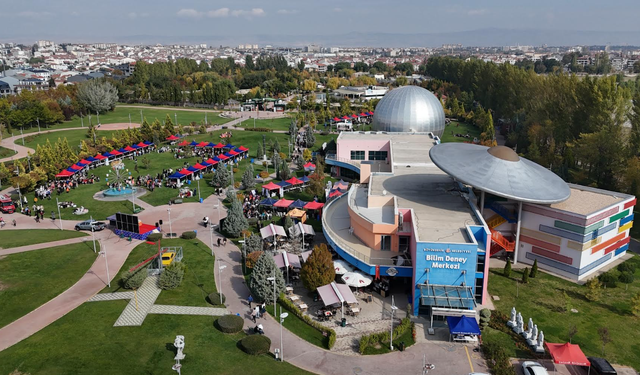 Eskişehir Büyükşehir'in Bilim Dolu Şenliği Başladı!