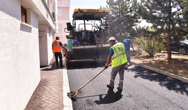Tepebaşı’nda Yol Çalışmaları Sürüyor: Asfalt Mesaisi Hızlandı