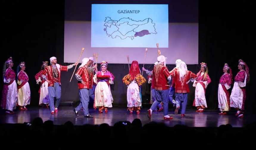 Odunpazarı’ndan Muhteşem Halk Oyunları Gösterisi