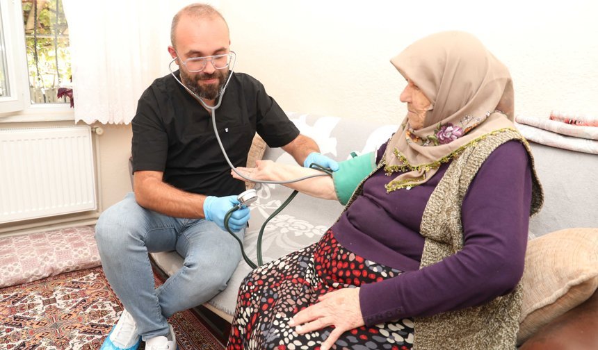 Yaşlı Çiftten Kazım Kurt’a Hayır Duası
