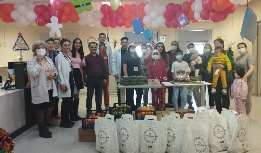 Eskişehir’de 130 Kişilik Ekip Onkoloji Servisi’nde Tedavi Gören Çocukların Yeni Yılını Kutladı