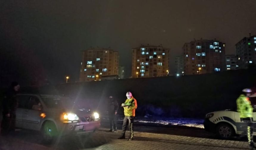 Şehir Manzarasında Alkol İçerek Çevreye Rahatsızlık Veren Şahıslara Yönelik Denetim
