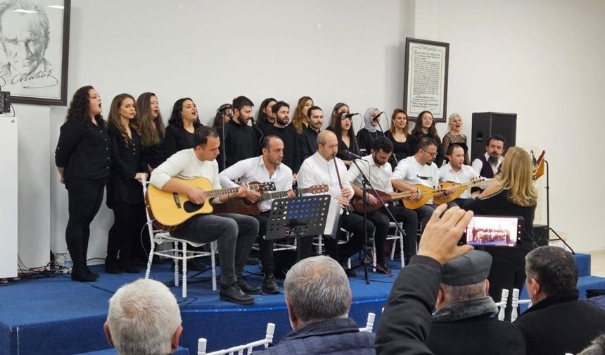 Gençlik Korosu'ndan Han'da Türkü Ziyafeti