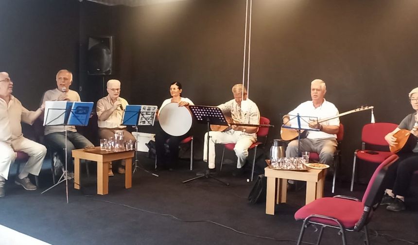 Deneyimliler Türk Halk Müziği Grubu'ndan Eşsiz Konser