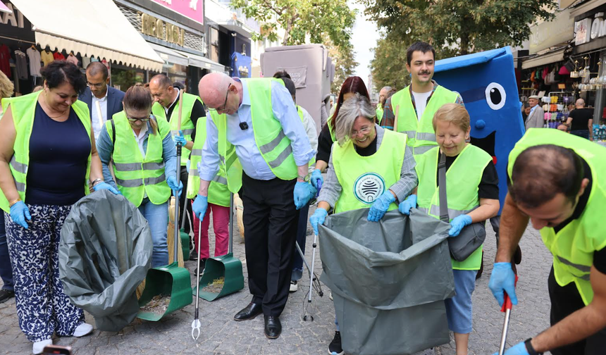 Başkan Kurt'tan Sigara Tiryakilerine Çağırı