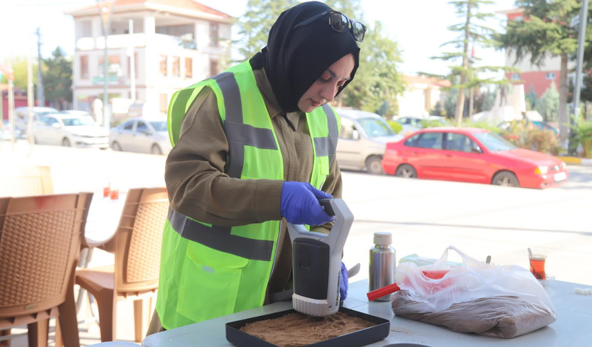 “Mobil Cihaz ile Toprak Analizi” Hizmeti Beylikova'da