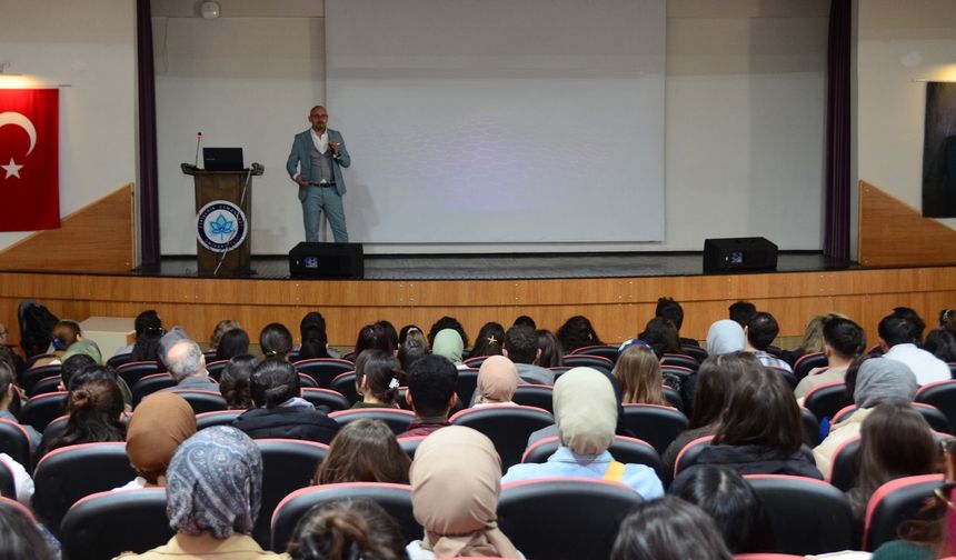 ESOGÜ’de Yükseköğretimde Yapay Zekâ Semineri Düzenlendi