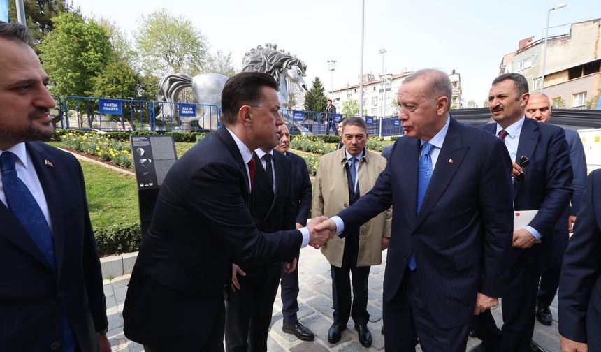 Milletvekili Hatipoğlu, Uluslararası Yeditepe Bienali’ne Katıldı