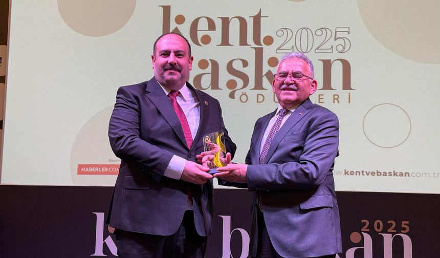 İnönü Belediye Başkanı Serhat Hamamcı’ya Başarı Ödülü
