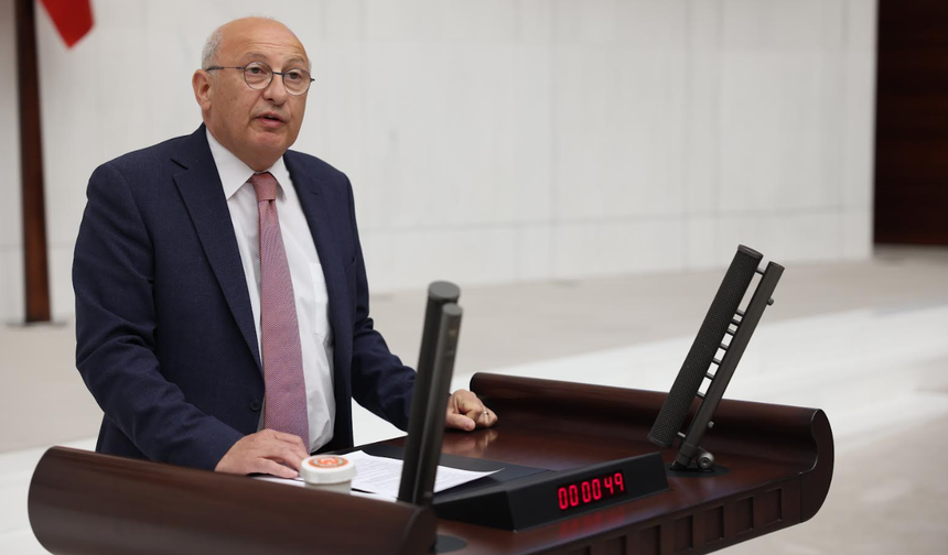 Vekil Çakırözer: "Kıbrıs Davamız Elimizden Gidiyor!"