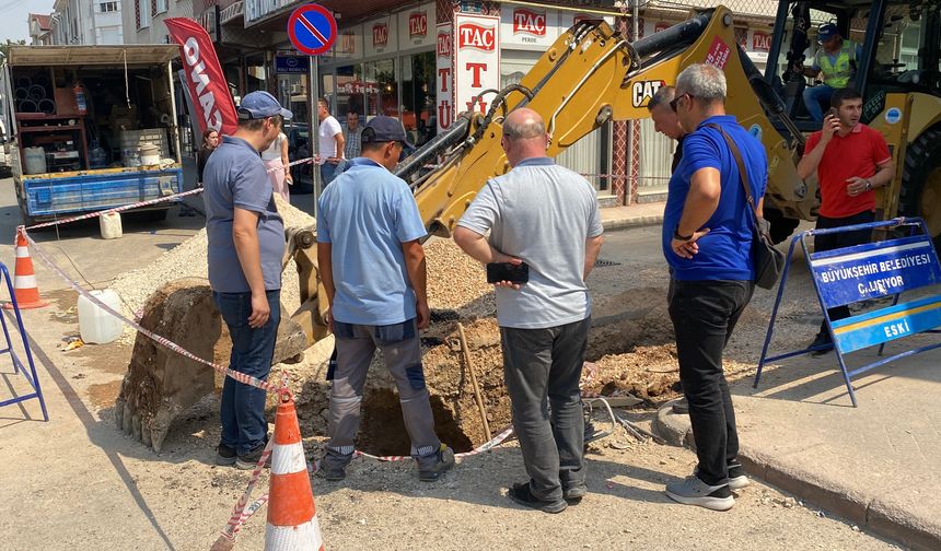 Altyapı Çalışmasında Göçük: ESKİ Personeli Yaralandı!