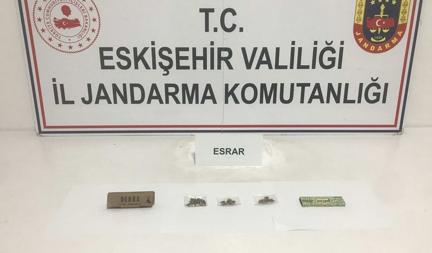 Eskişehir’de Jandarmadan Uyuşturucu Operasyonu: 3 Şüpheli Yakalandı!