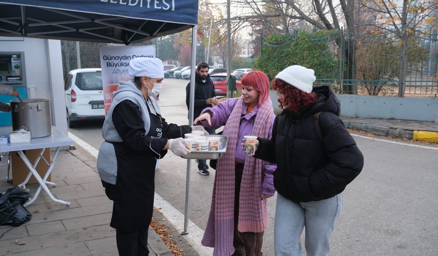 Ünlüce’den Gençlere Sıcak Destek: “Günaydın Çorbası” Yeniden Başlıyor!