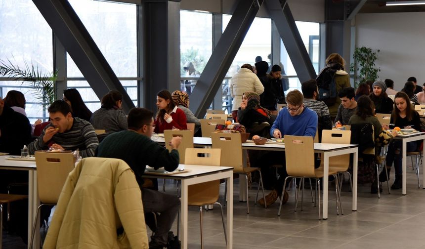 Anadolu Üniversitesi’nden Yeni Sistem: Öğrenciler Arasında Yemek Hakkı Paylaşımı Yapılabilecek