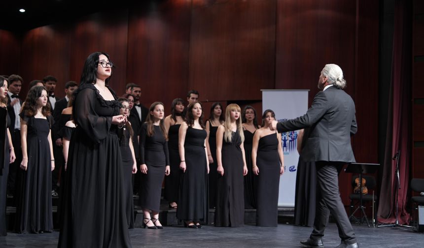 Eskişehir Polifonik Korolar Şenliği Müzikseverleri Bir Araya Getirdi