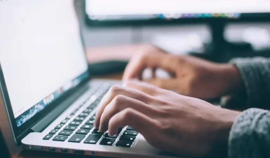 Devlette İş Arayanlar Dikkat! KGM Yüzlerce Kişi Alacak