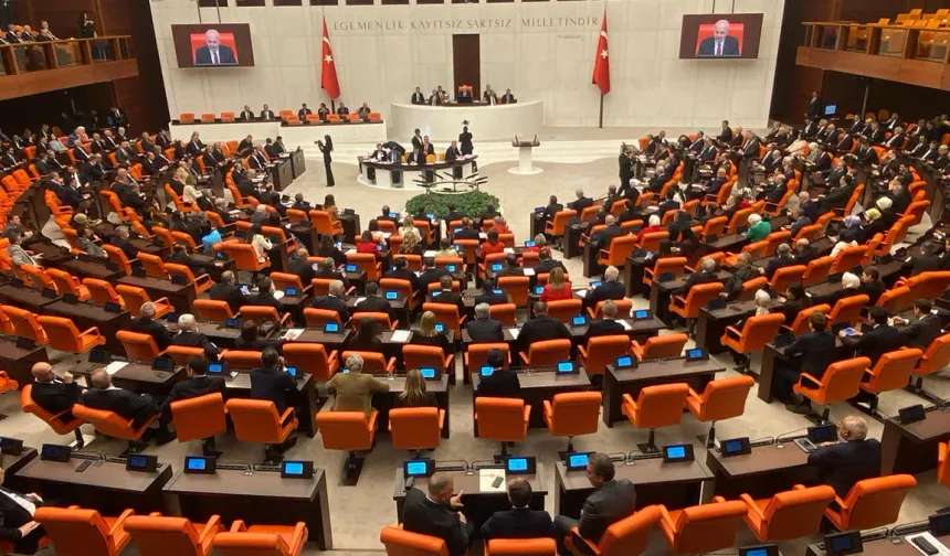 Memurlara 4 Gün Mesai Dilekçesi TBMM'de: Binlerce Başvuru Geldi