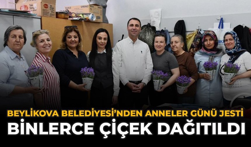 Beylikova Belediyesi'nden Anneler Günü Jesti: Binlerce Çiçek Dağıtıldı