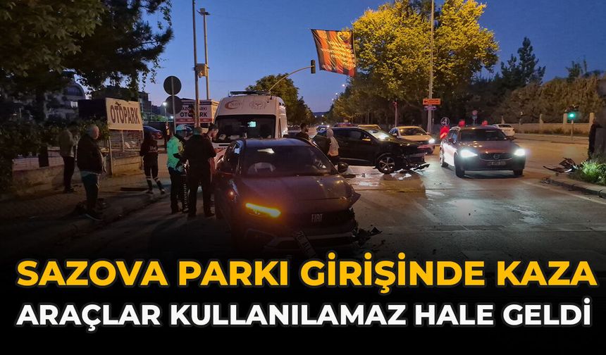 Sazova Parkı Girişinde Kaza: Araçlar Kullanılamaz Hale Geldi