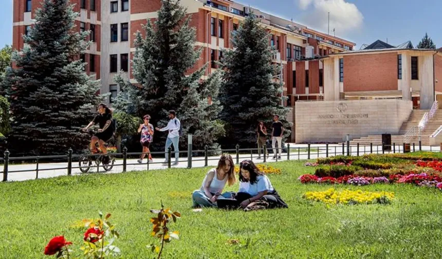 Tercih Yapacaklar Öğrenciler İçin Açıklandı: İlk 1000'de 13 Üniversite Listede