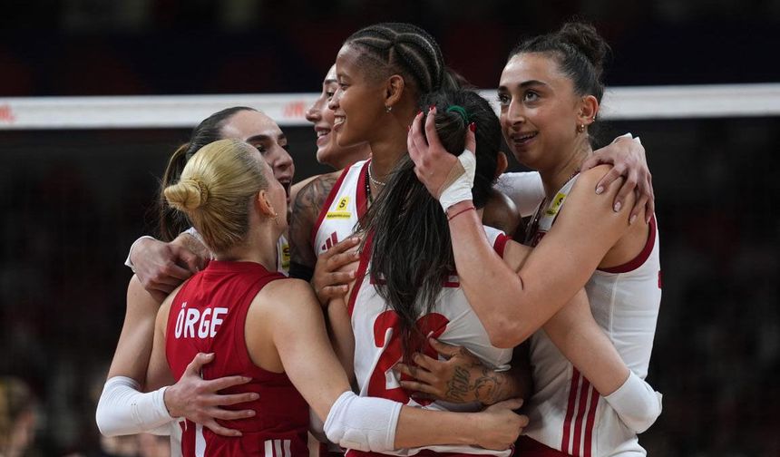 Şampiyonuz: Filenin Sultanları Final Maçında Brezilya'yı 3-1 Mağlup Etti