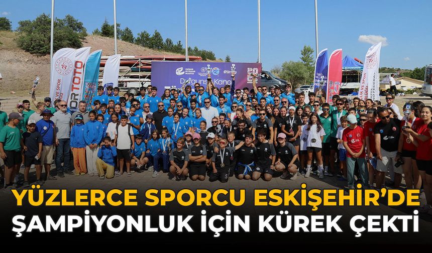 Yüzlerce Sporcu Eskişehir'de Şampiyonluk İçin Kürek Çekti