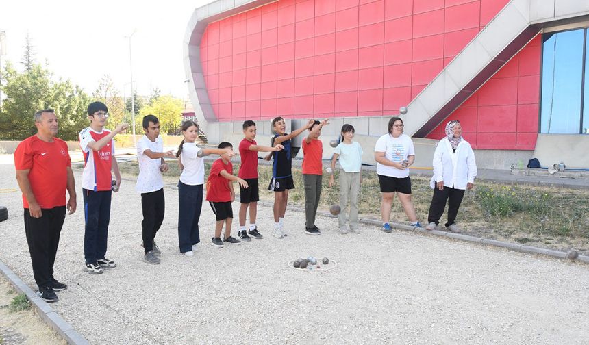 Eskişehir'de GSB Spor Okulları'nda Bocce Eğitimleri Sürüyor