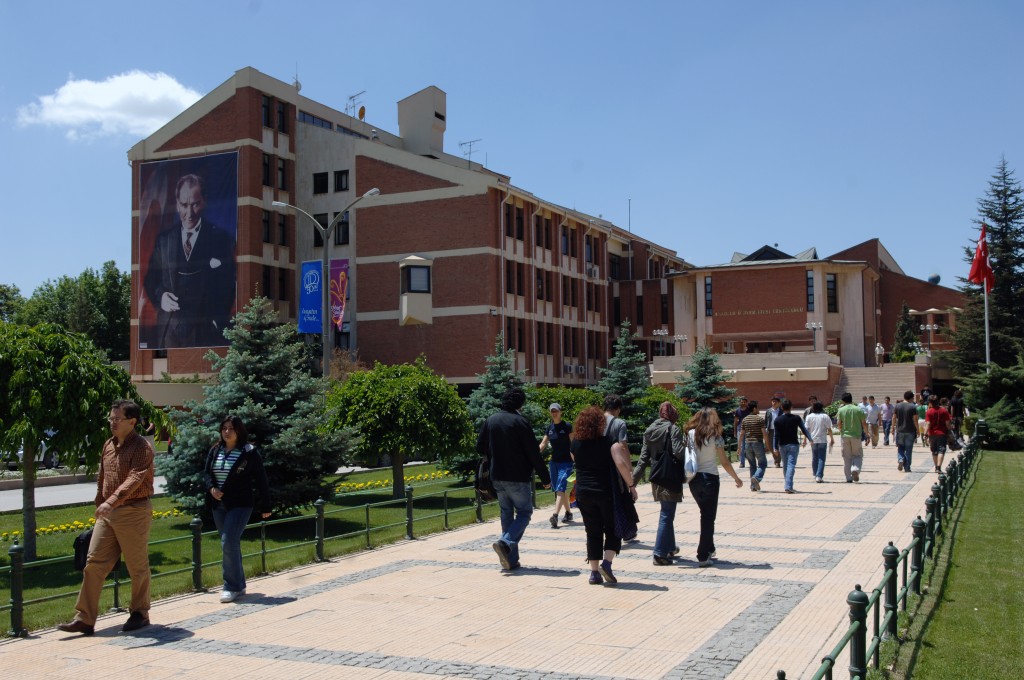 Anadolu Uni 3