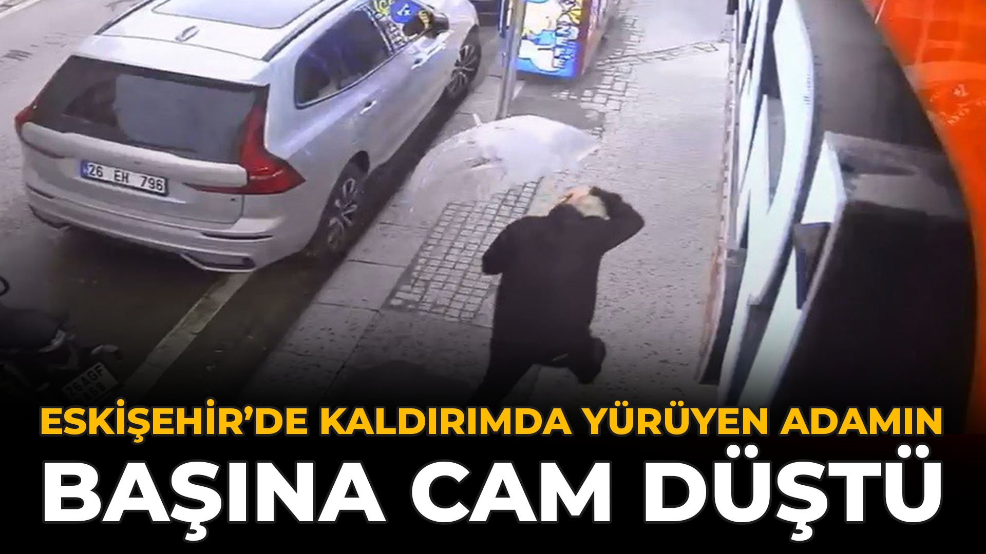 Eskişehir’de Kaldırımda Yürüyen Adamın Başına Cam Düştü