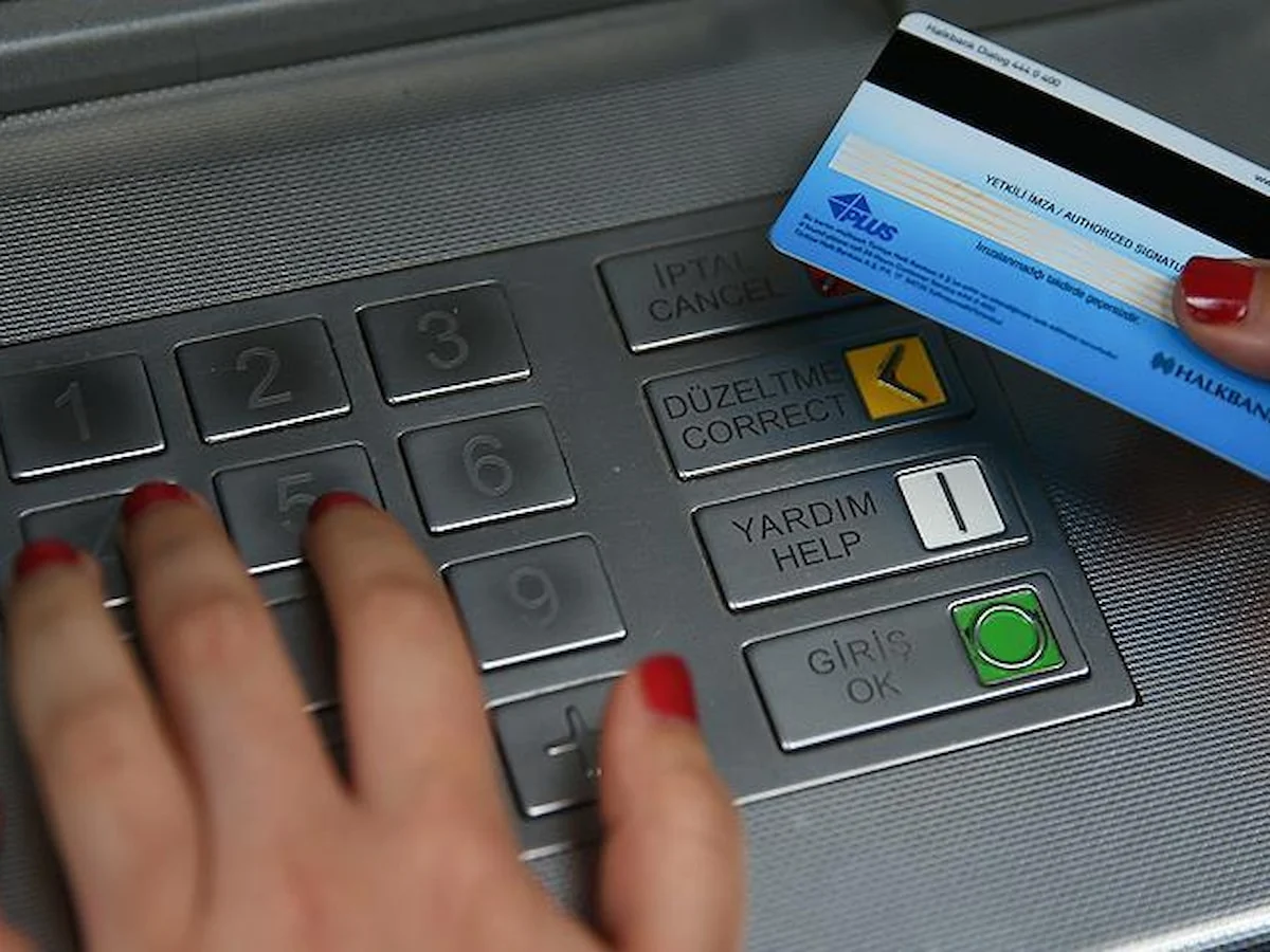 Bankalar Arasındaki Fark Vatandaşı Sarstı: Bayram Öncesi ATM Uyarısı
