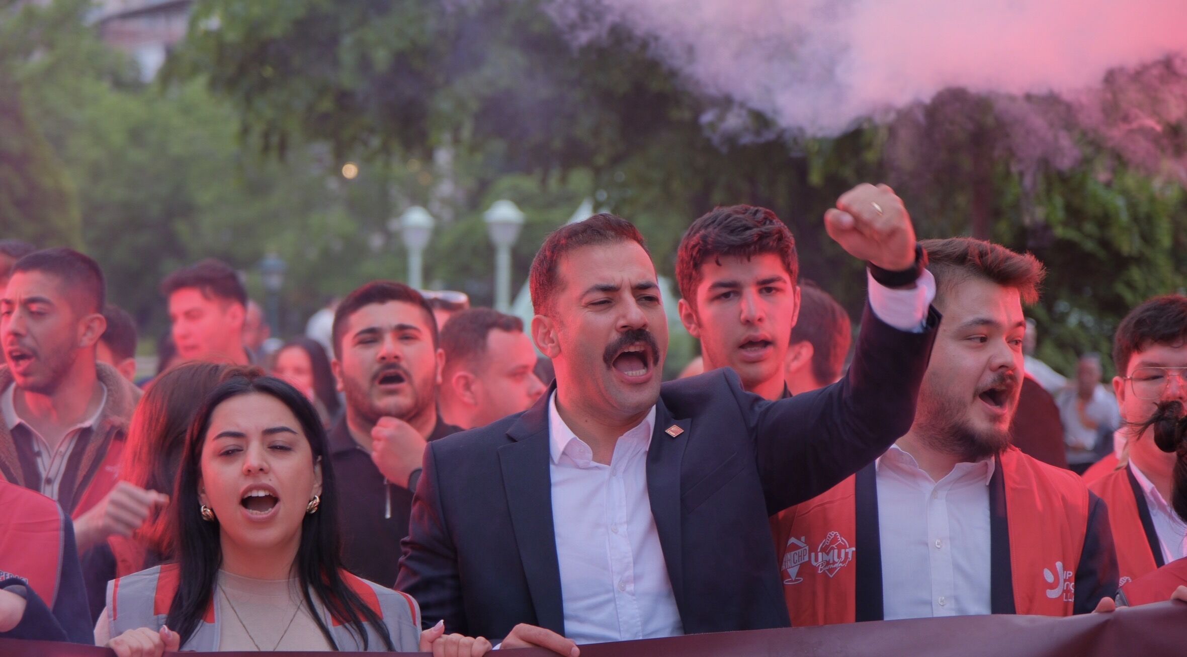 chp-gençlik-yuruyus-1