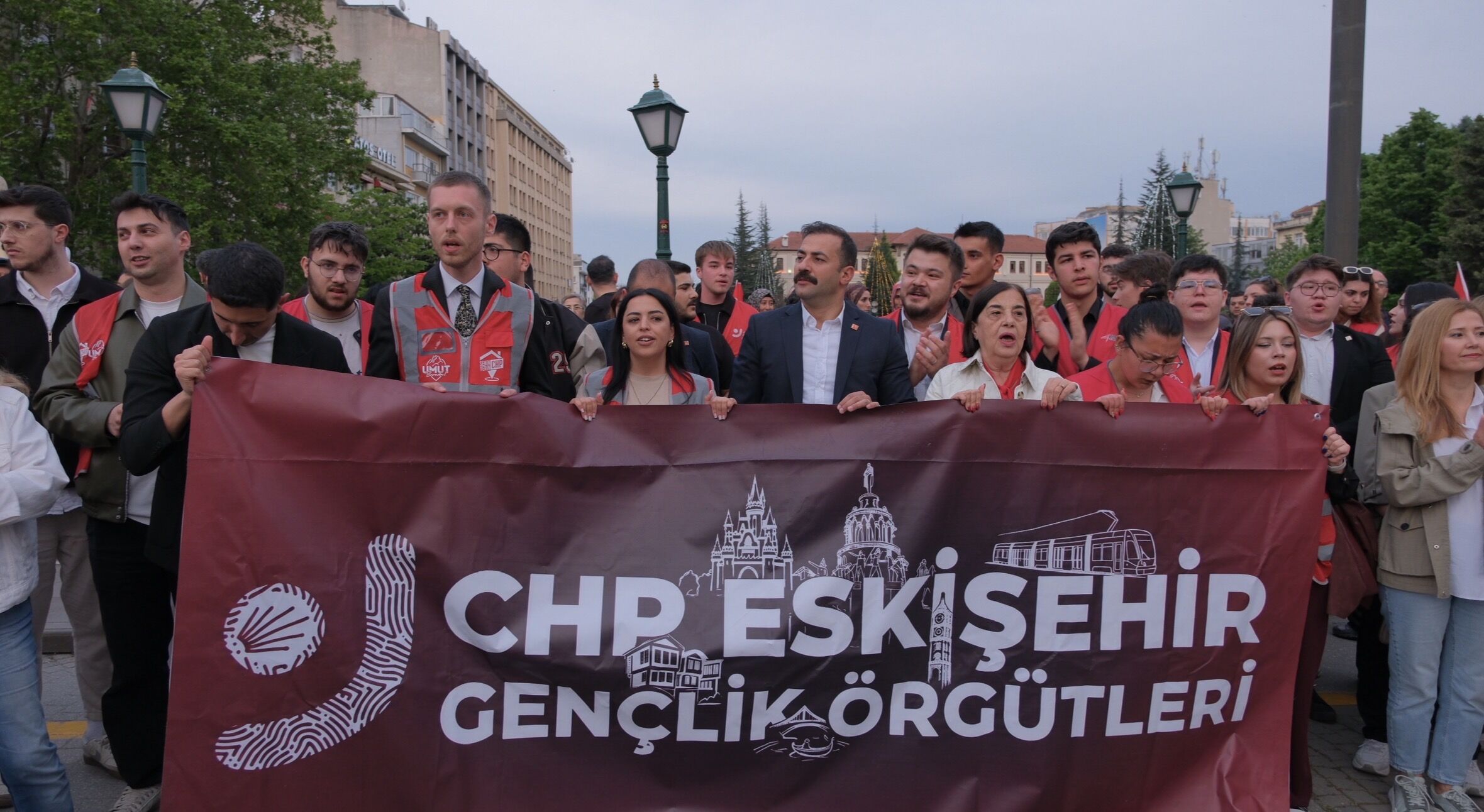 chp-gençlik-yuruyus-2