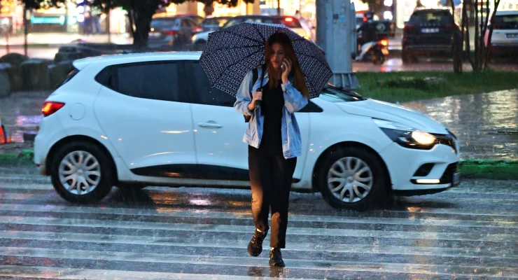 Meteoroloji Uyardı: 18 İlde Gök Gürültülü Sağanak Yağış Bekleniyor