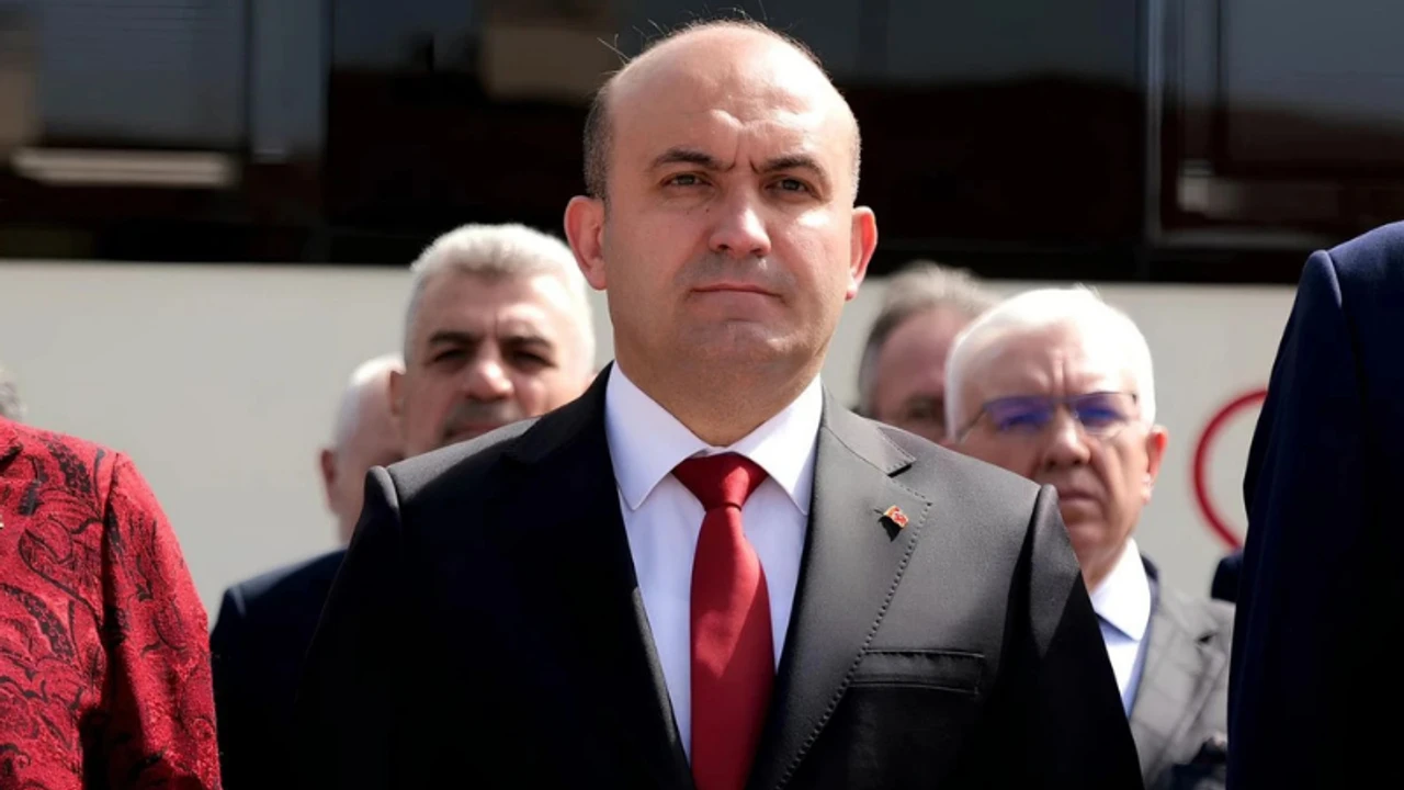 Gürhan Albayrak Elif Mavi Avli