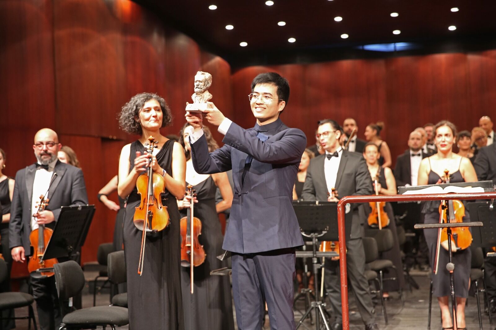 Eskişehir Senfoni Orkestrası Hancheng Guo Yönetiminde Sahne Aldı